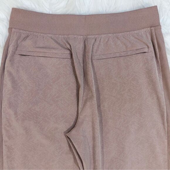 ATHLETA Brooklyn Textured Ankle Pant 982287 in Grain Camo Mocha Latte Size 8 - Picture 7 of 14